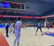 山东男篮防守表现稳固,获得胜利的球员